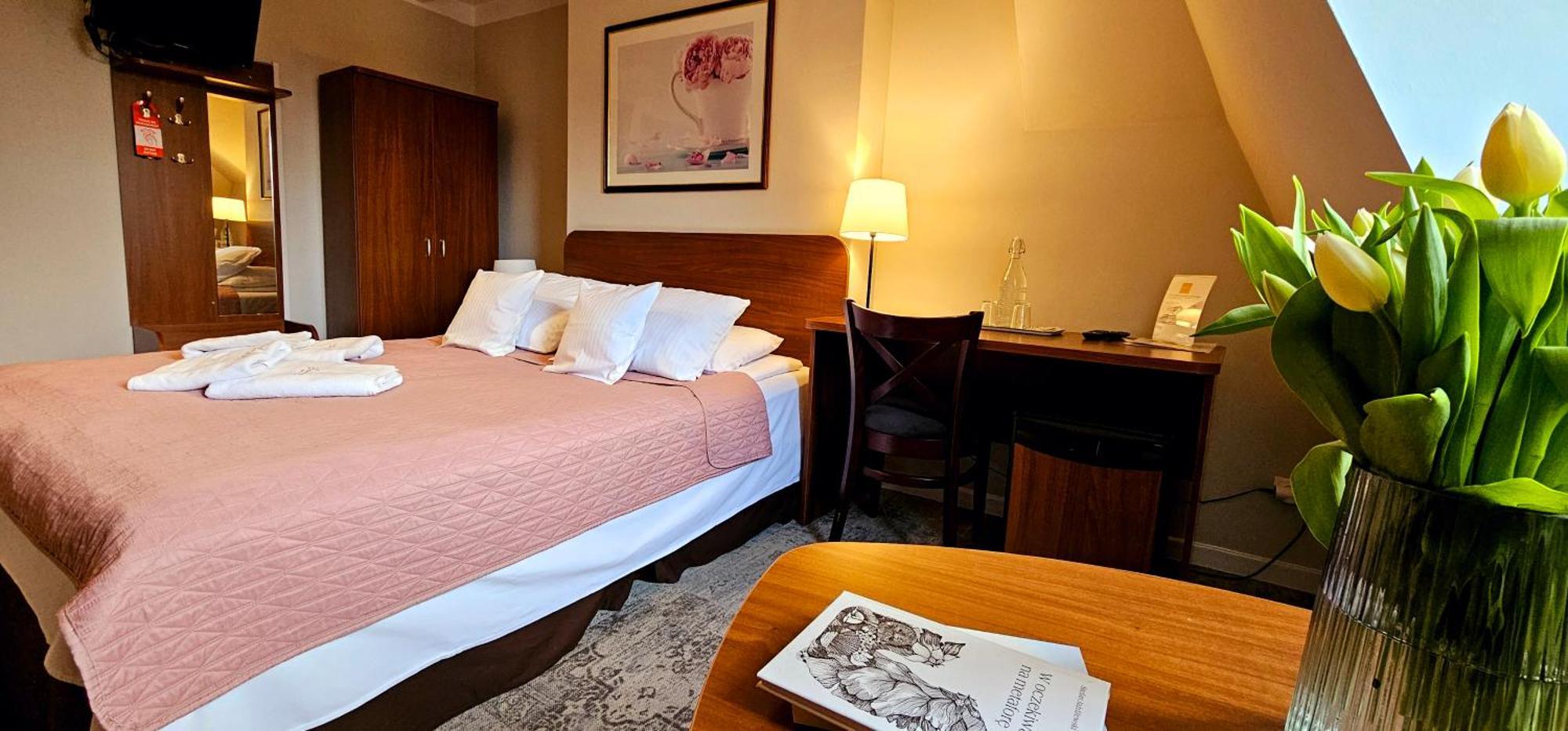 Hotel Siesta Świebodzin Exteriör bild