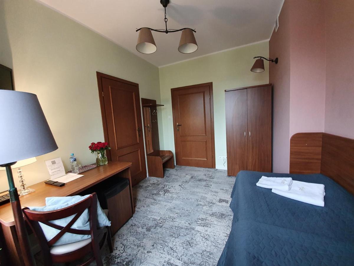 Hotel Siesta Świebodzin Exteriör bild